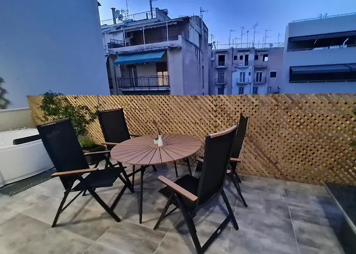Jenny\'S Dream Home -Acropolis Lux 2 Bedroom Apt, With Hot Tub, Free Netflix, Fast Wifi