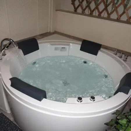 Jenny'S Dream Home -Acropolis Lux 2 Bedroom Apt, With Hot Tub, Free Netflix, Fast Wifi Athens Exterior photo