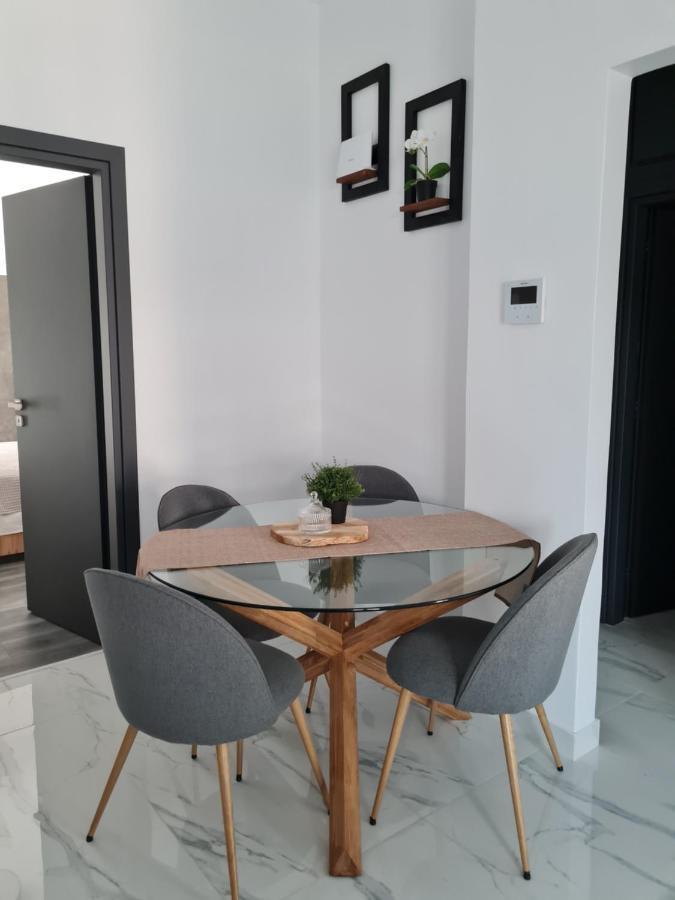 Apartment Jenny's Dream -acropolis Lux 2 Bedroom Apt, With Hot Tub, Free Netflix, Fast Wifi