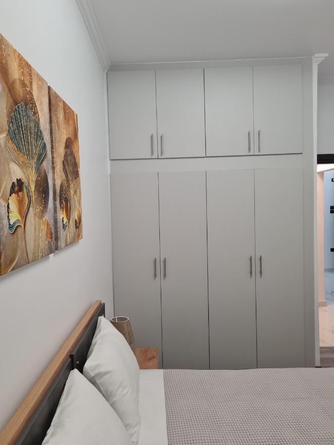 Apartment Jenny's Dream -acropolis Lux 2 Bedroom Apt, With Hot Tub, Free Netflix, Fast Wifi *