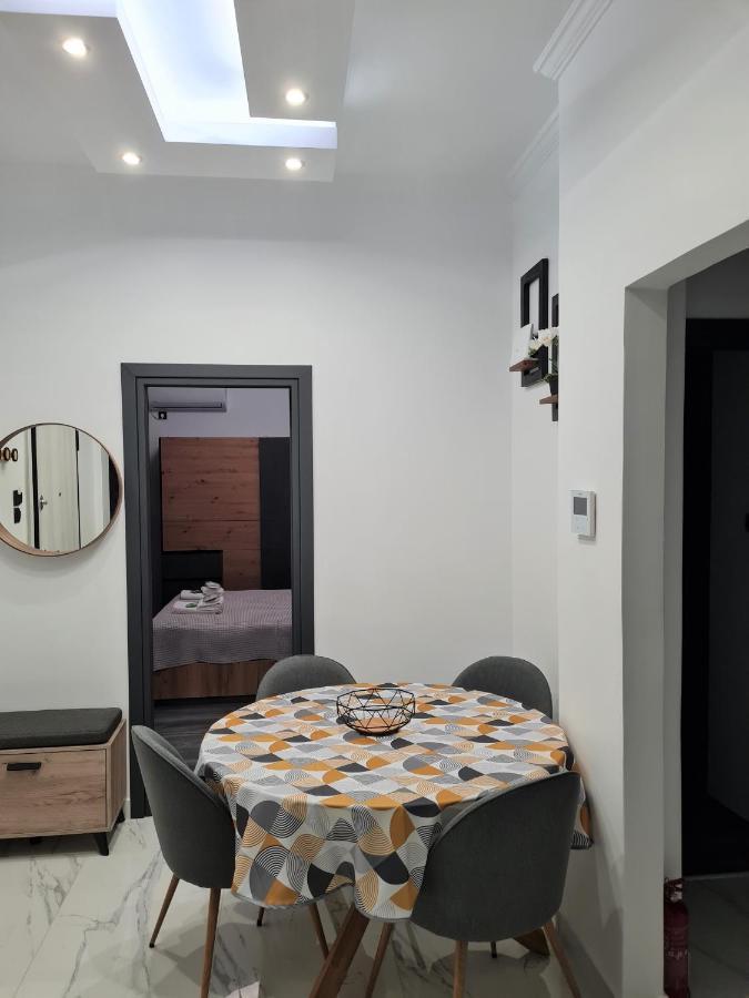 Jenny's Dream -acropolis Lux 2 Bedroom Apt, With Hot Tub, Free Netflix, Fast Wifi Athens