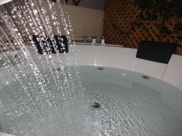 Jenny's Dream -acropolis Lux 2 Bedroom Apt, With Hot Tub, Free Netflix, Fast Wifi Apartment *