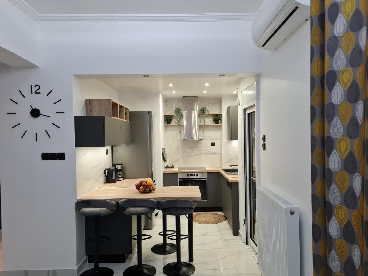 Jenny's Dream -acropolis Lux 2 Bedroom Apt, With Hot Tub, Free Netflix, Fast Wifi * Athen
